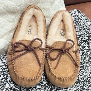 New UGG Women's Dakota Slippers Chestnut Brown Hard Sole Size 5